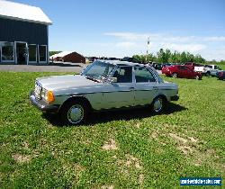 1983 Mercedes-Benz 200-Series for Sale