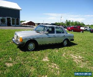 1983 Mercedes-Benz 200-Series