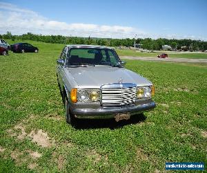 1983 Mercedes-Benz 200-Series