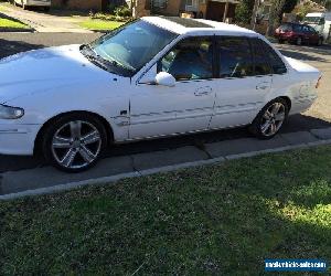 Ford LTD 1995 V8 5 Liters White 