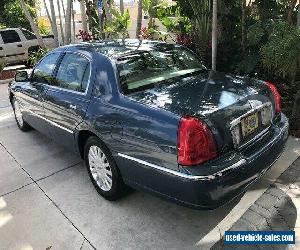 2005 Lincoln Town Car