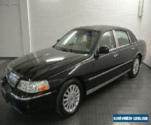 2003 Lincoln Town Car 4dr Sedan Signature Premium