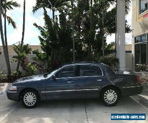 2005 Lincoln Town Car