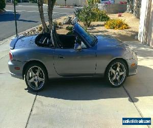 2005 Mazda MX-5 Miata 2 dr Convertible