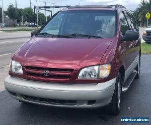 1998 Toyota Sienna XLE 4dr Mini Van