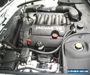 1999 Jaguar XJ8 base