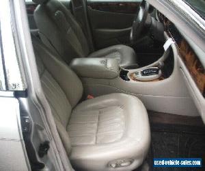 1999 Jaguar XJ8 base