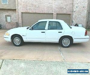 2000 Ford Crown Victoria