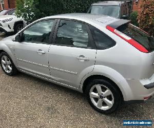 2007 57 ford focus zetec climate 1.8 5D 124 BHP