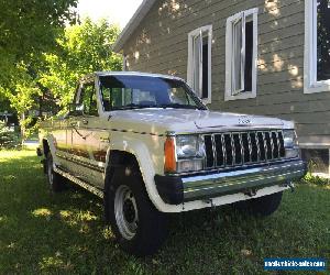 Jeep: Comanche Metric Ton Laredo