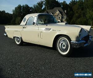 1957 Ford Thunderbird