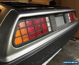 DeLorean: Coupe 2 door coupe