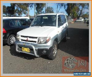 2001 Mitsubishi Pajero QA IO (4x4) White Manual 5sp M Wagon