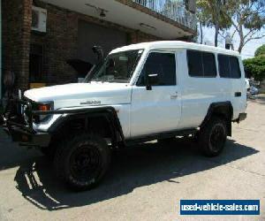 2002 Toyota Landcruiser HZJ78R (4x4) 3 Seat White Manual 5sp M TroopCarrier