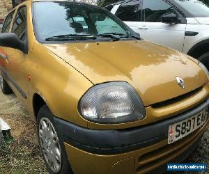 *Very low mileage - 1998 Renault Clio - only 25k miles