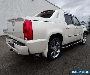 2011 Cadillac Escalade All-wheel Drive Luxury