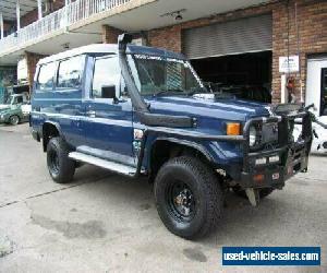 1996 Toyota Landcruiser HZJ75RV (4x4) 11 Seat Blue Manual 5sp M TroopCarrier