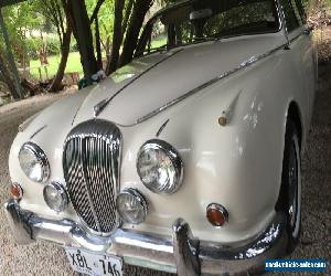 jaguar mk2 / Daimler V8 250 Rare