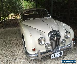 jaguar mk2 / Daimler V8 250 Rare