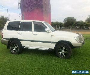 2004 Toyota Landcruiser HDJ100R Kakadu (4x4) White Automatic 5sp A Wagon