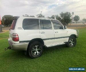 2004 Toyota Landcruiser HDJ100R Kakadu (4x4) White Automatic 5sp A Wagon