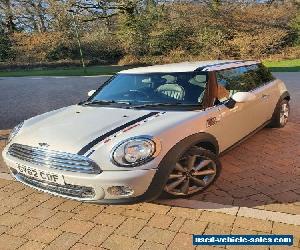 MINI COOPER 1.6 D, LONDON OLYMPIC EDITION,SILVER/WHITE ROOF AND MIRROR CAPS.