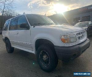 2000 Ford Explorer 4dr 112 WB XLS 4WD