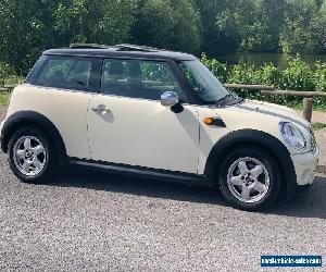 mini cooper 1.6 petrol 59 plate panoramic roof 12 months MOT Pepper White/Black