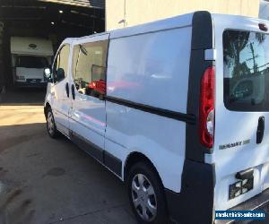 RENAULT TRAFIC VAN LWB