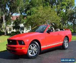 2005 Ford Mustang 2dr Convertible Deluxe