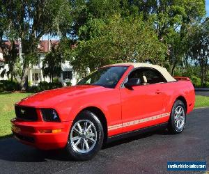 2005 Ford Mustang 2dr Convertible Deluxe