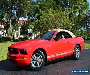 2005 Ford Mustang 2dr Convertible Deluxe