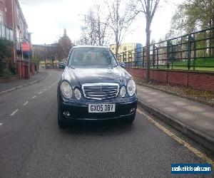 2005 BLACK CLASSIC MERCEDES AUTO 2.1 L CDI WITH LEATHER SEATS