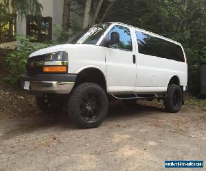 Chevrolet: Express 4x4 2009 Chevy Express 3500. Only 39000 miles