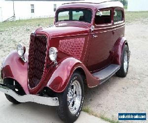 1934 Ford 2 Door Sedan