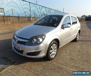 2004 VAUXHALL ASTRA CLUB TWINPORT S-A SILVER AUTOMATIC