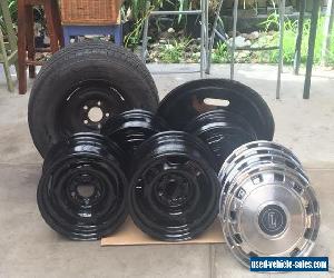 Car Parts - Ford LTD 1978 Rim and hubcap package deal.