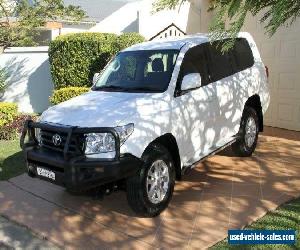 2011 Toyota Landcruiser UZJ200R MY10 GXL White Automatic 5sp A Wagon