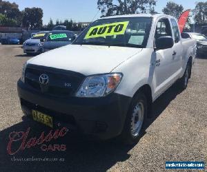 2005 Toyota Hilux GGN15R SR White Automatic 5sp A Extracab