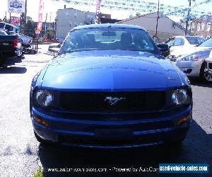 2005 Ford Mustang 2-Door Coupe