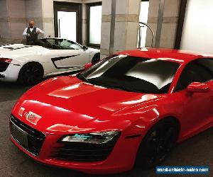 Audi: R8 v8