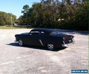 1952 Ford Crestline 2 door