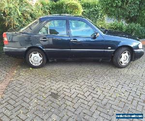 Mercedes C200 Elegance Automatic - Dark Blue Auto 