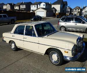 1973 Mercedes-Benz 200-Series SE