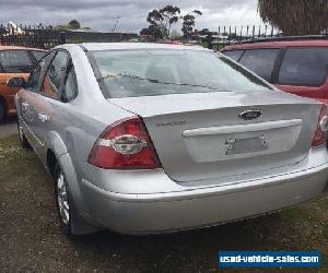 2005 FORD FOCUS SEDAN  