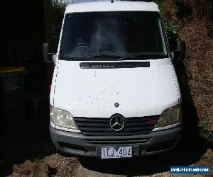 MERCEDES TURBO DIESEL 5 SPEED 313 SPRINTER VAN ONLY 303000 KM DRIVES GOOD.