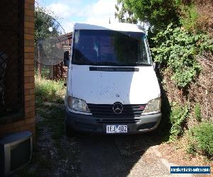 MERCEDES TURBO DIESEL 5 SPEED 313 SPRINTER VAN ONLY 303000 KM DRIVES GOOD.