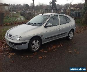 Renault Megane 1.6 Fidji 2002 for spares or repairs.