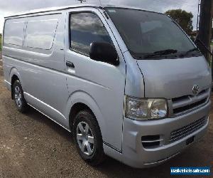 2006 Toyota Hiace LWB Van 2.7L Petrol M LIGHT DAMAGE REPAIRABLE DRIVES 