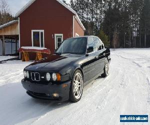 BMW: M5 2 + 2